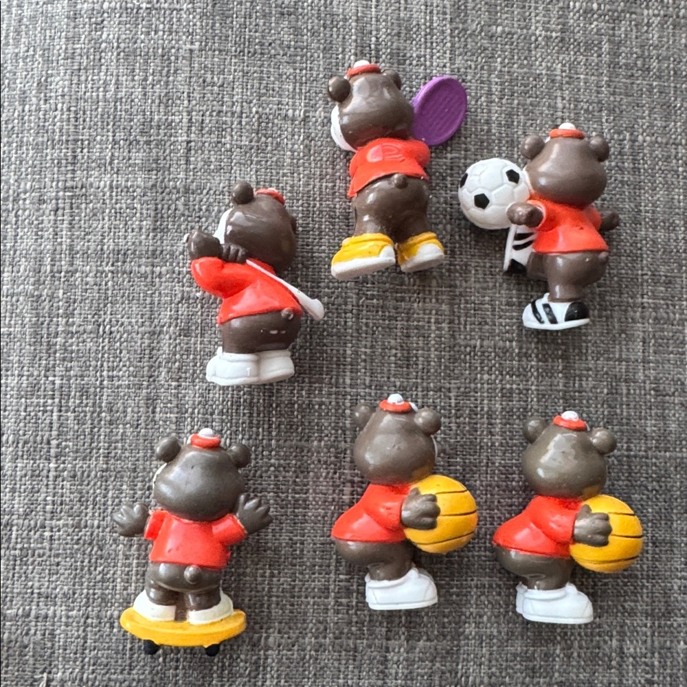 6 A&W Bear Sports Figurines - Picture 4 of 4